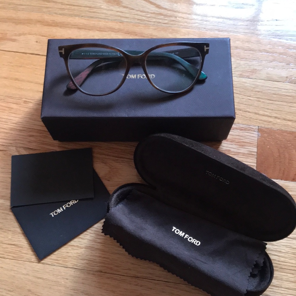 Tom Ford frames Havana with red green shimmer used